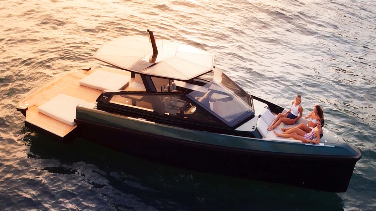 Аренда luxury tender Wally 43 Azure на Миконосе